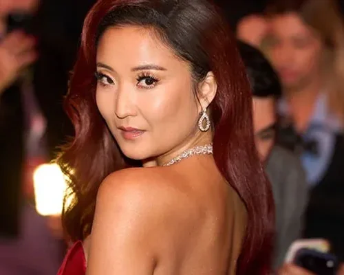 14 Cherry Cola Hair Looks That Evoke Cool and Moody Vibes for Winter